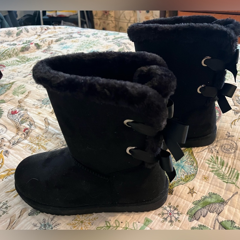 Jessica Cline black faux suede boots, size 7.5M, new in box, without tags